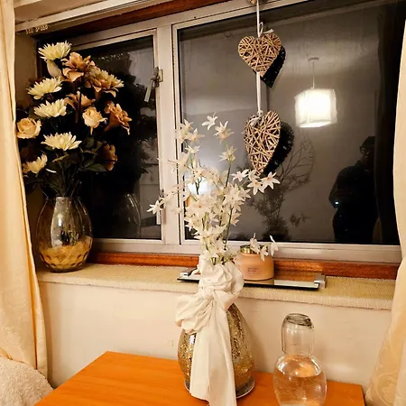 Appartamento Cuisinease Ollerton Esterno foto
